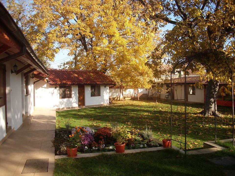 Bolyarski Stan Guest House Preslava Exterior foto